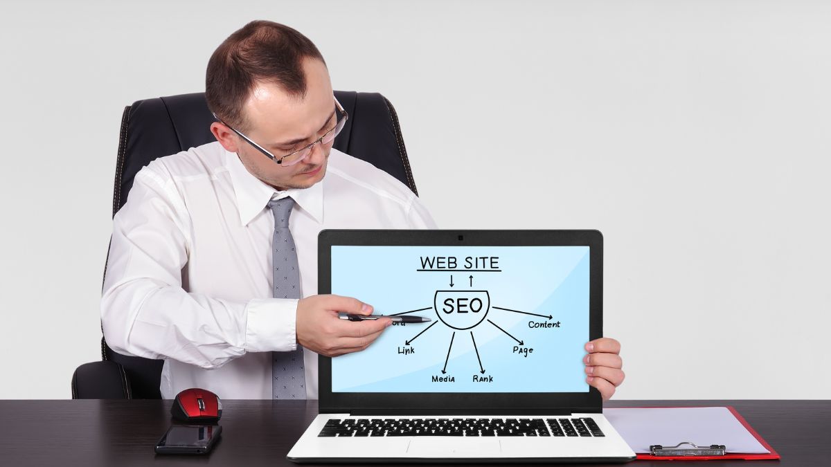 profesor enseñando SEO